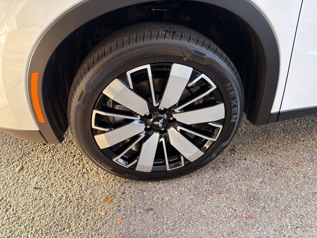 New 2026 Mitsubishi Outlander SE FWD image 15