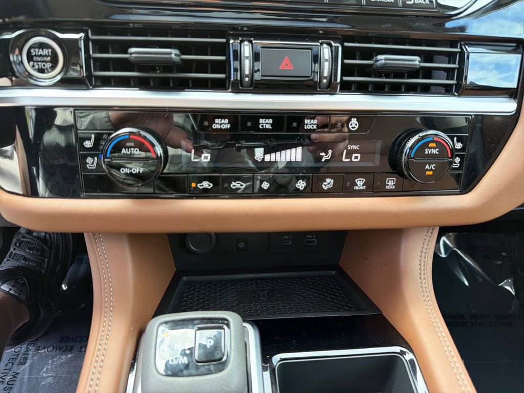 Used 2024 Nissan Pathfinder Platinum w/ Cargo Package AWD/4WD image 33