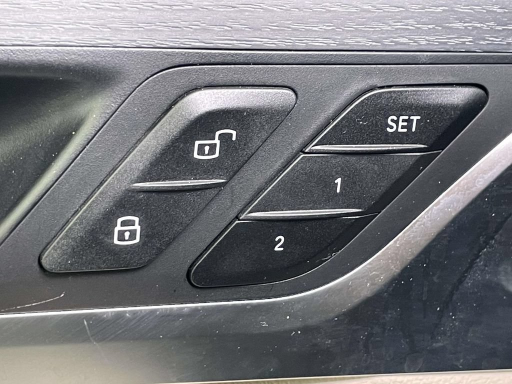Used 2023 BMW X3 xDrive30i w/ M Sport Package AWD/4WD image 32