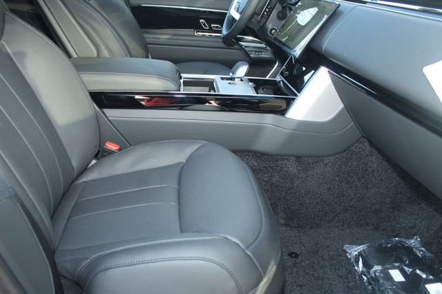 New 2026 Land Rover Range Rover Long Wheelbase SE image 3