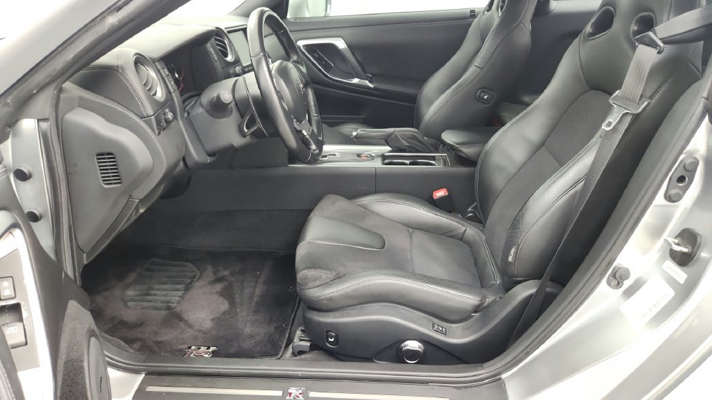 Used 2009 Nissan GT-R Premium AWD/4WD image 33