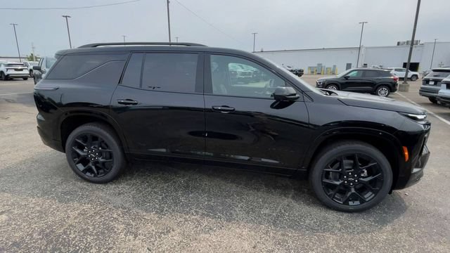 New 2026 Chevrolet Traverse RS w/ LPO, Floor Liner Package AWD/4WD image 3