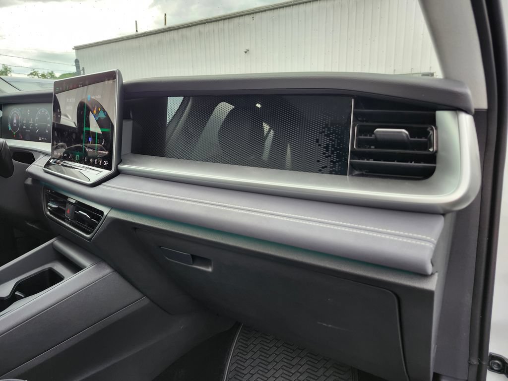 Certified 2026 Volkswagen Tiguan SE AWD/4WD image 14