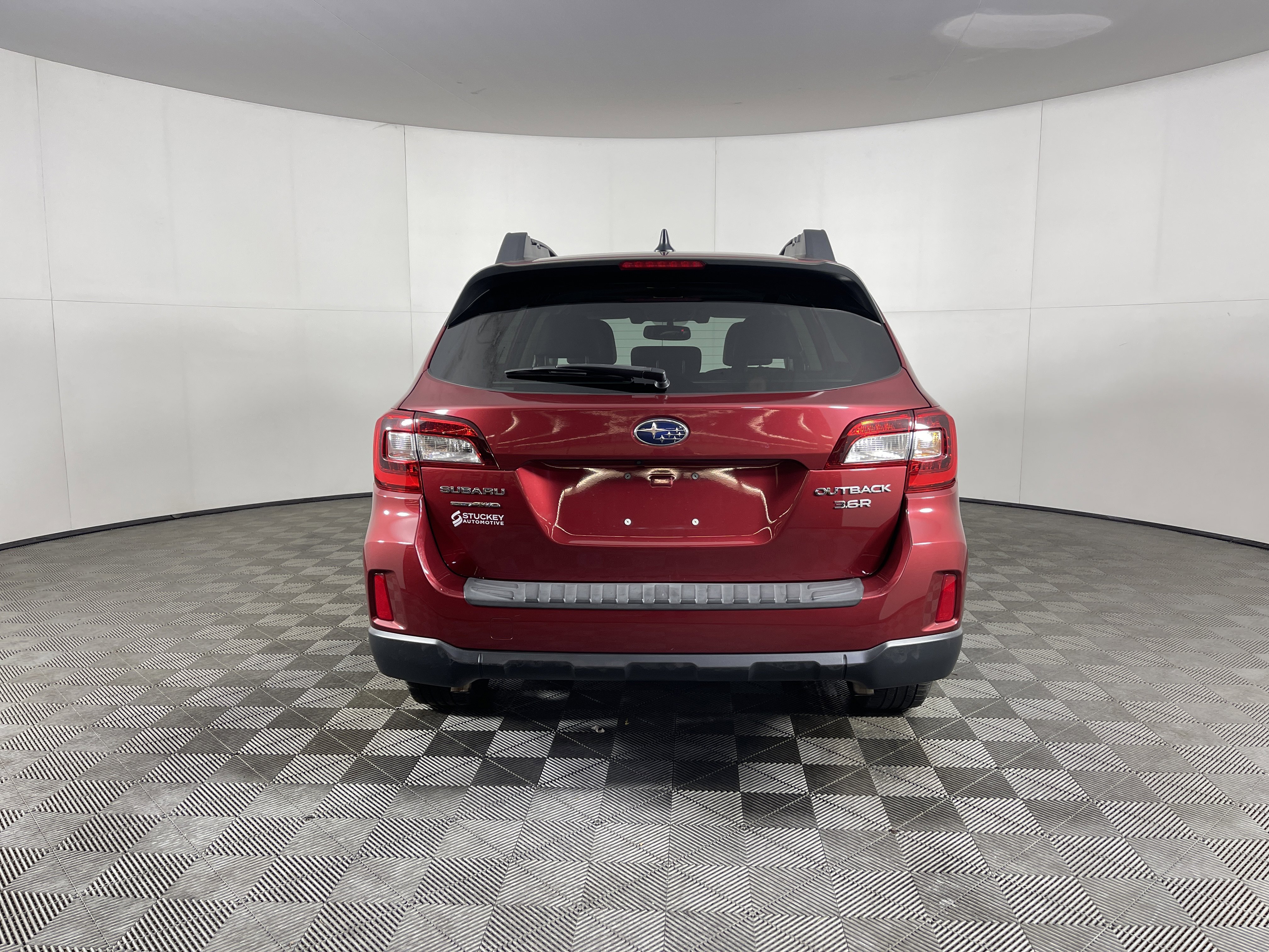 Used 2016 Subaru Outback 3.6R Limited image 4