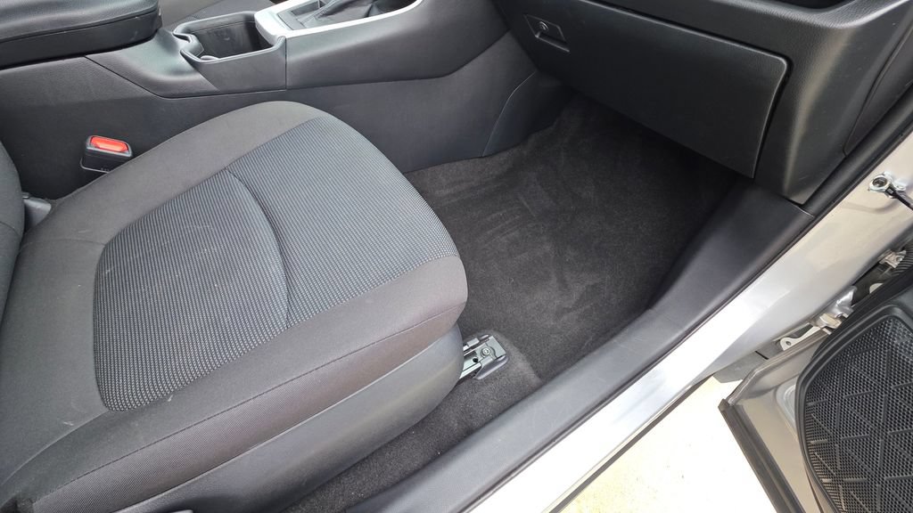 Used 2023 Toyota RAV4 LE FWD image 13