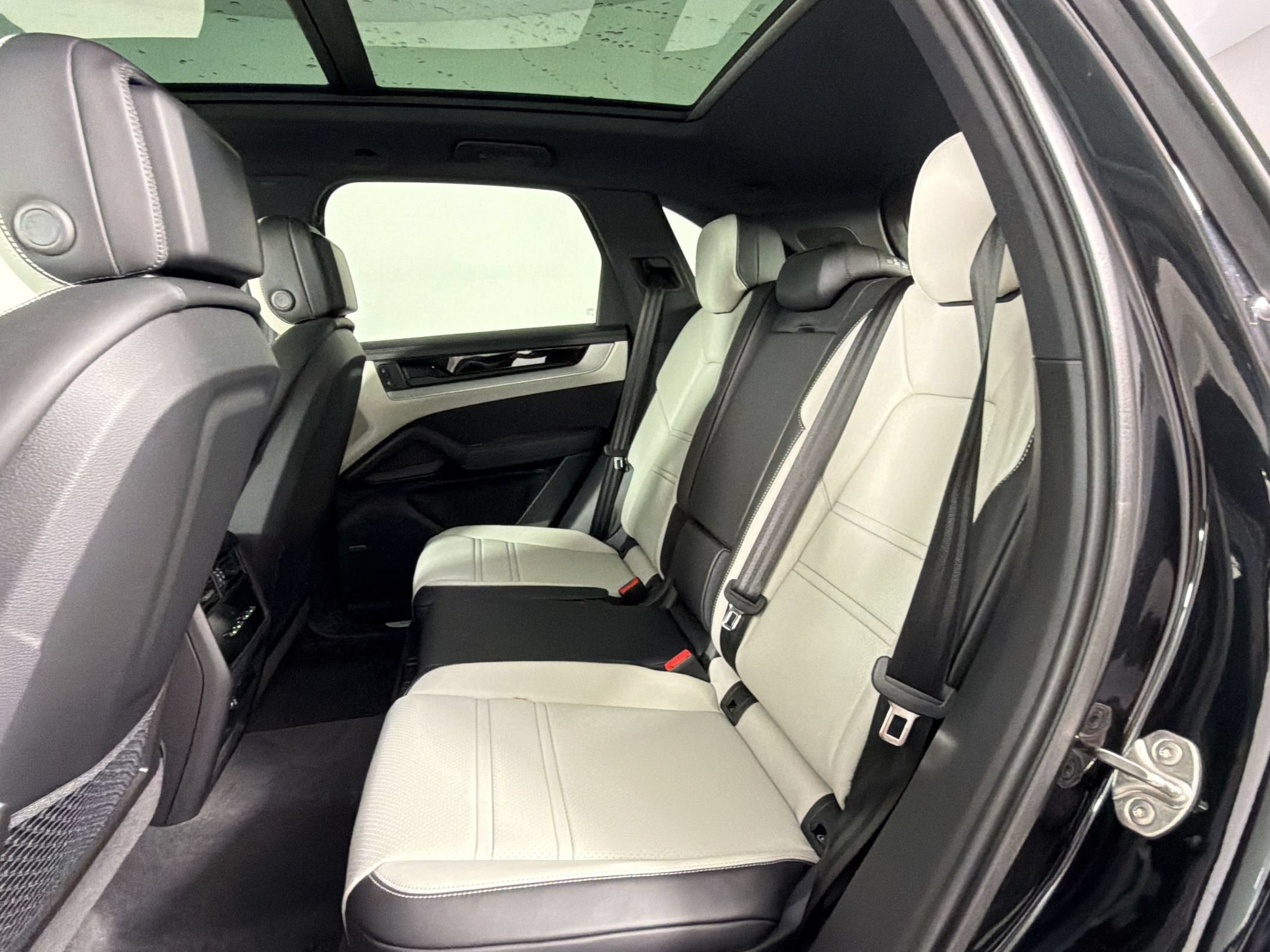 Certified 2026 Porsche Cayenne AWD/4WD image 18