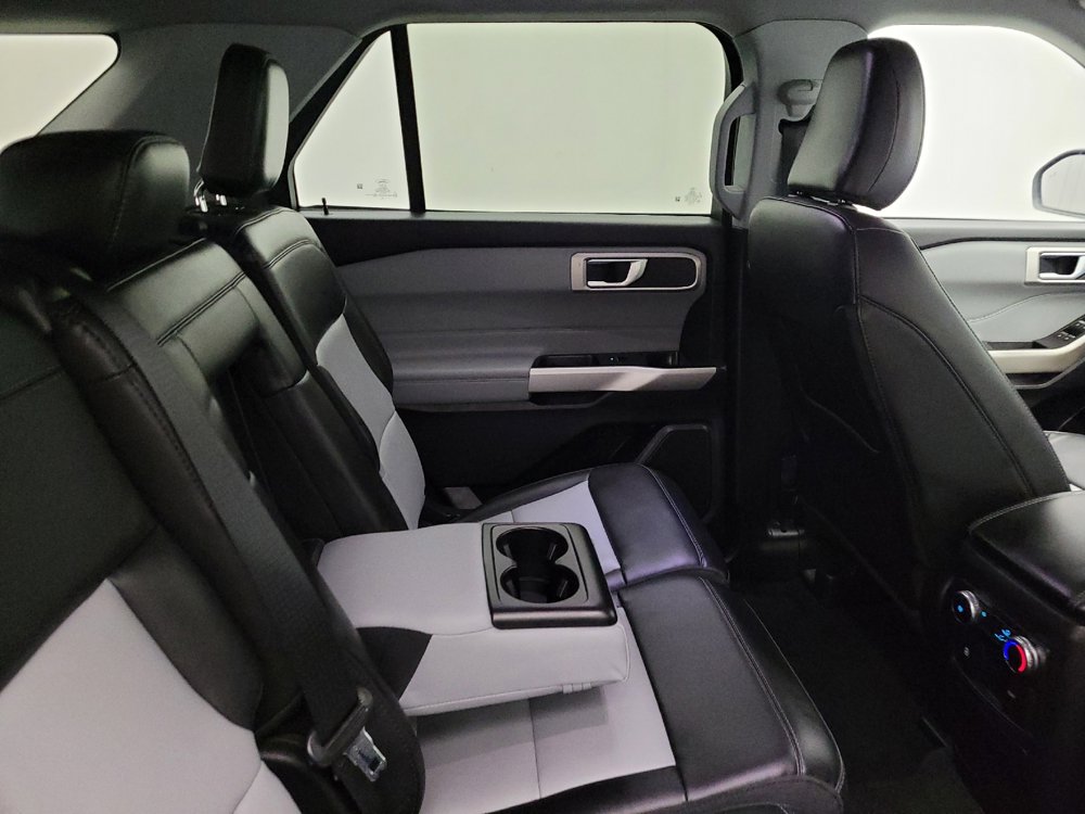 Used 2022 Ford Explorer XLT w/ Equipment Group 202A RWD image 19