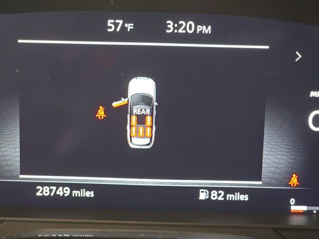 Used 2024 Nissan Pathfinder Platinum image 28