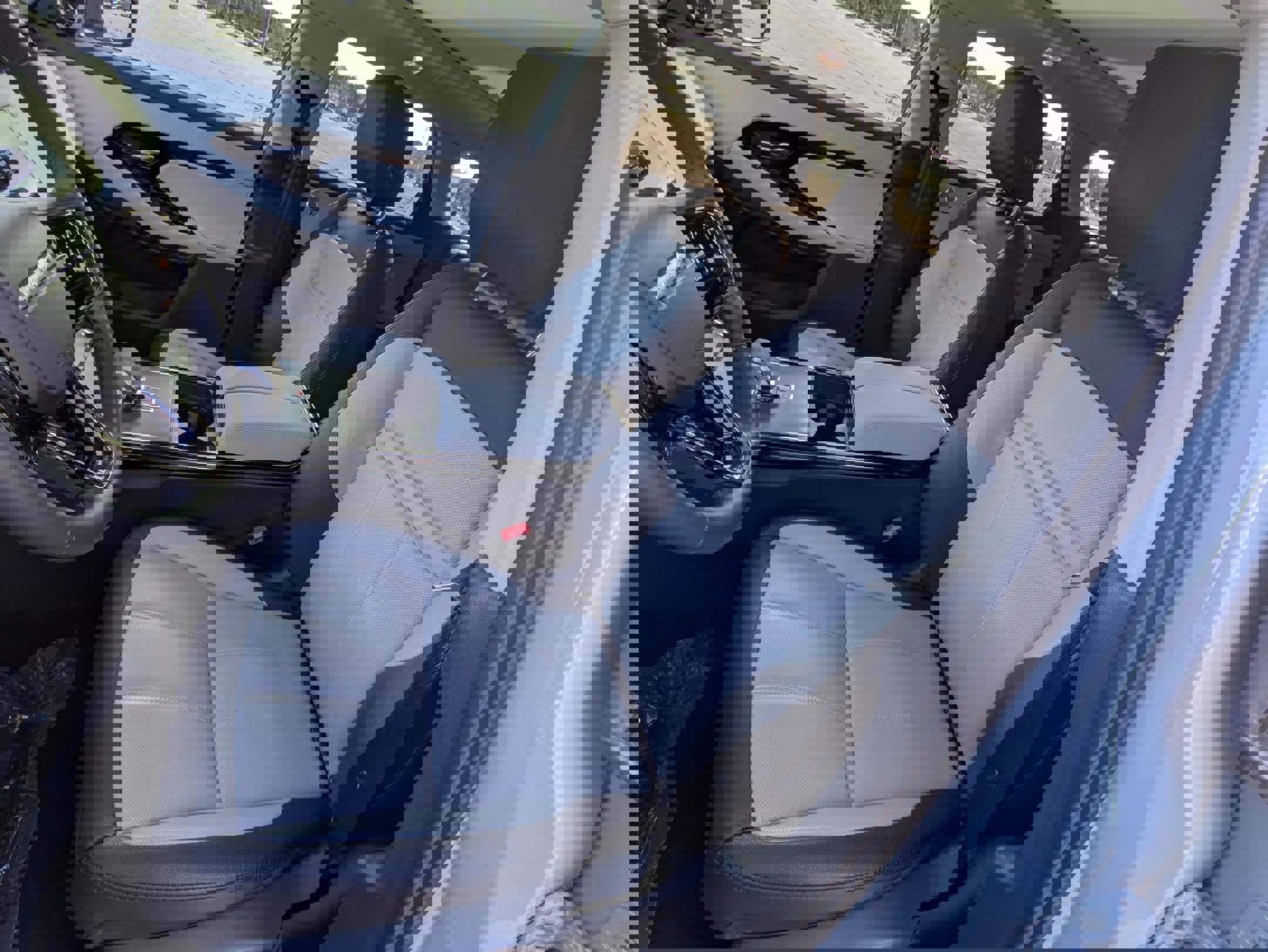 Certified 2025 Land Rover Range Rover Evoque Dynamic SE image 19