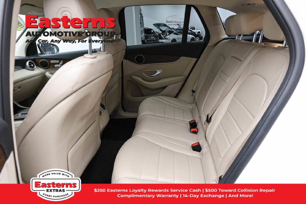 Used 2022 Mercedes-Benz GLC 300 w/ Premium Package Lite image 23