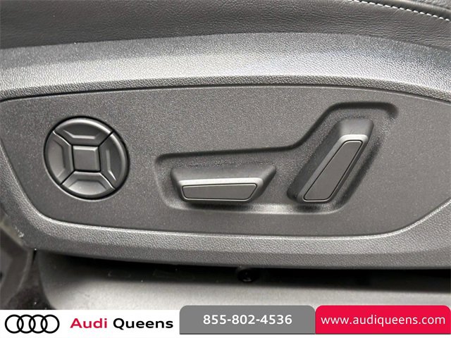 Used 2025 Audi Q4 e-tron Premium w/ Convenience Package image 20