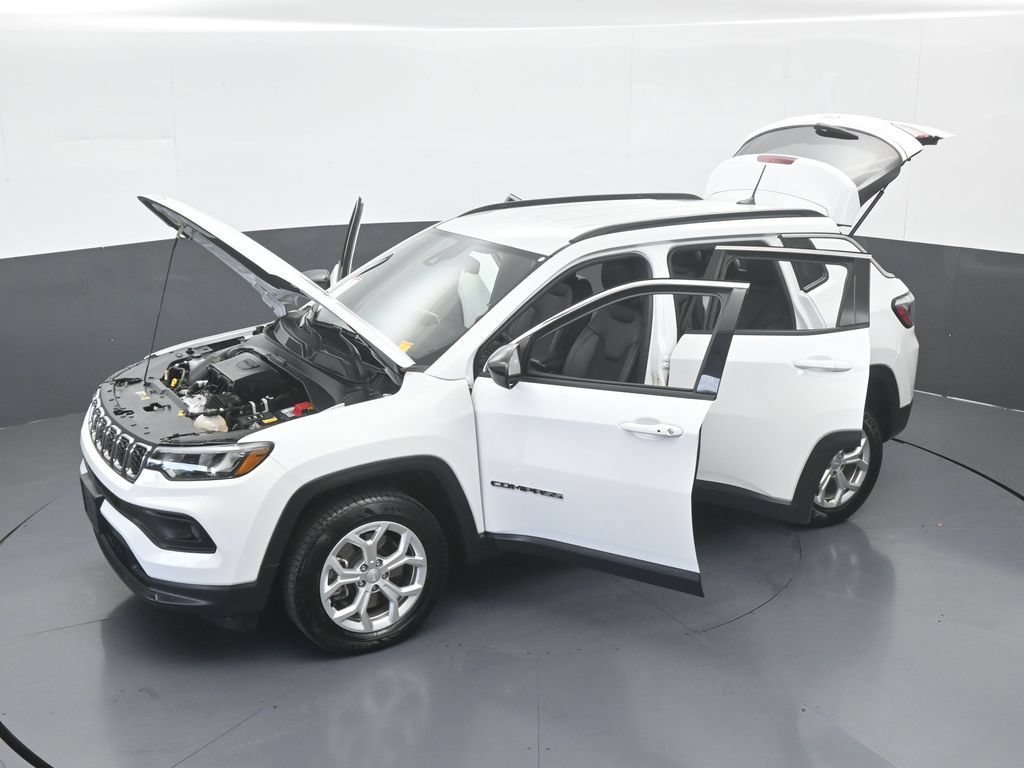 Used 2024 Jeep Compass Latitude AWD/4WD image 59