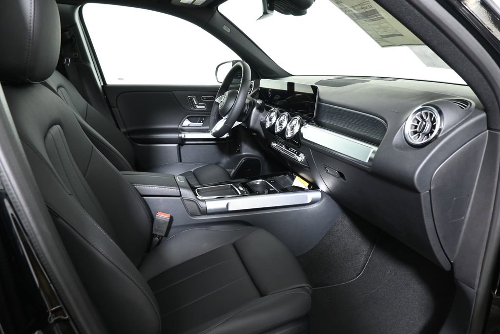Certified 2026 Mercedes-Benz GLB 250 4MATIC image 21