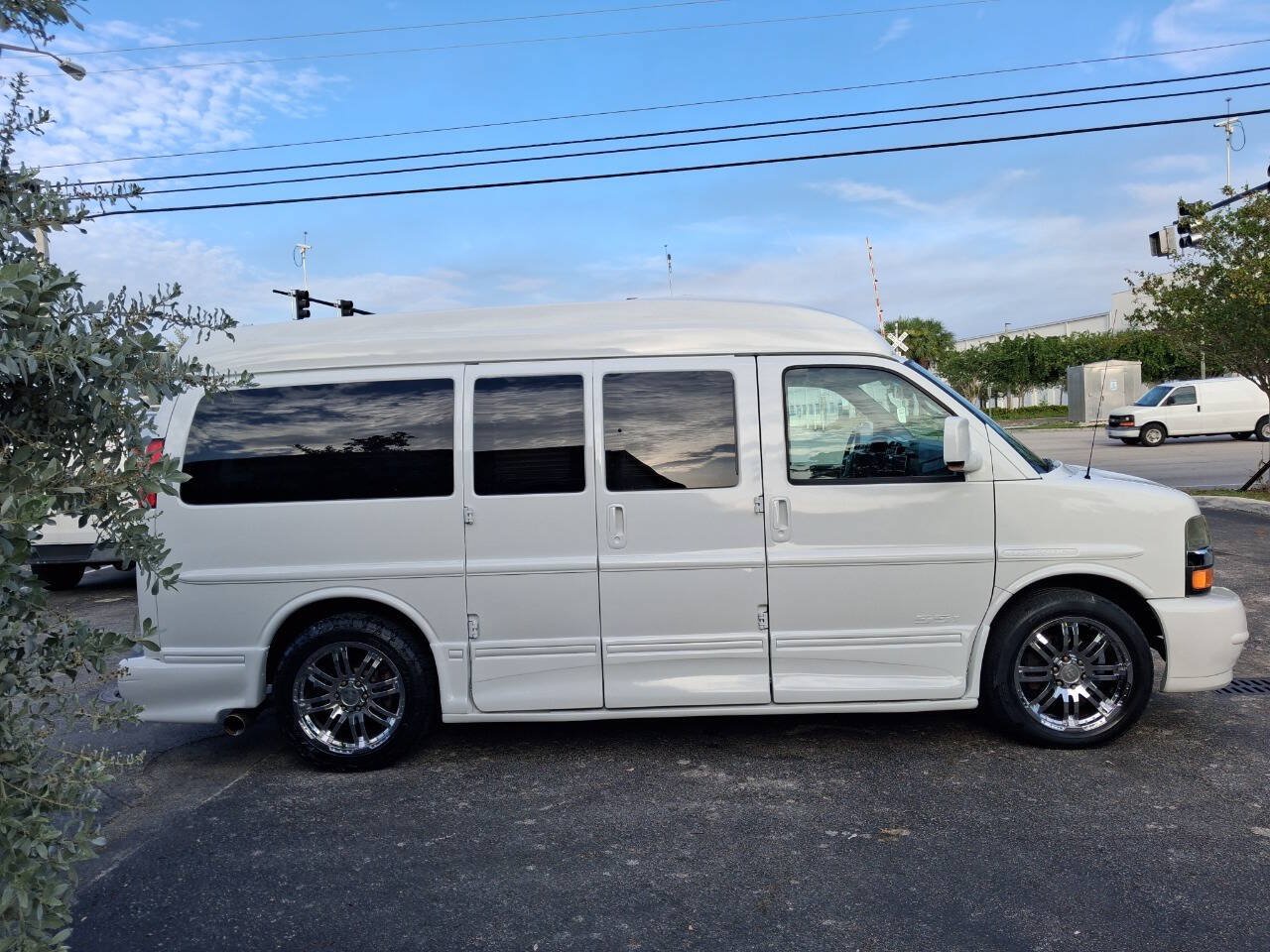 Used 2012 Chevrolet Express 1500 RWD image 5
