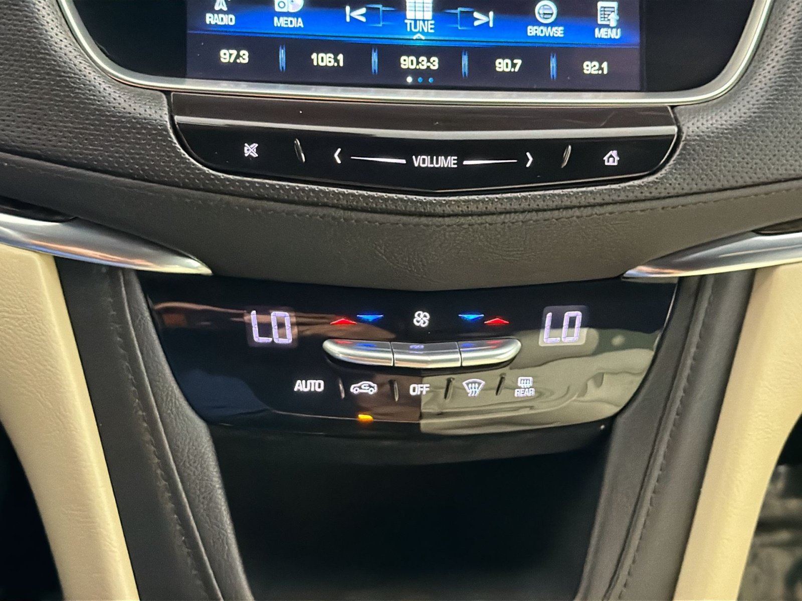 Used 2017 Cadillac XT5 FWD image 20