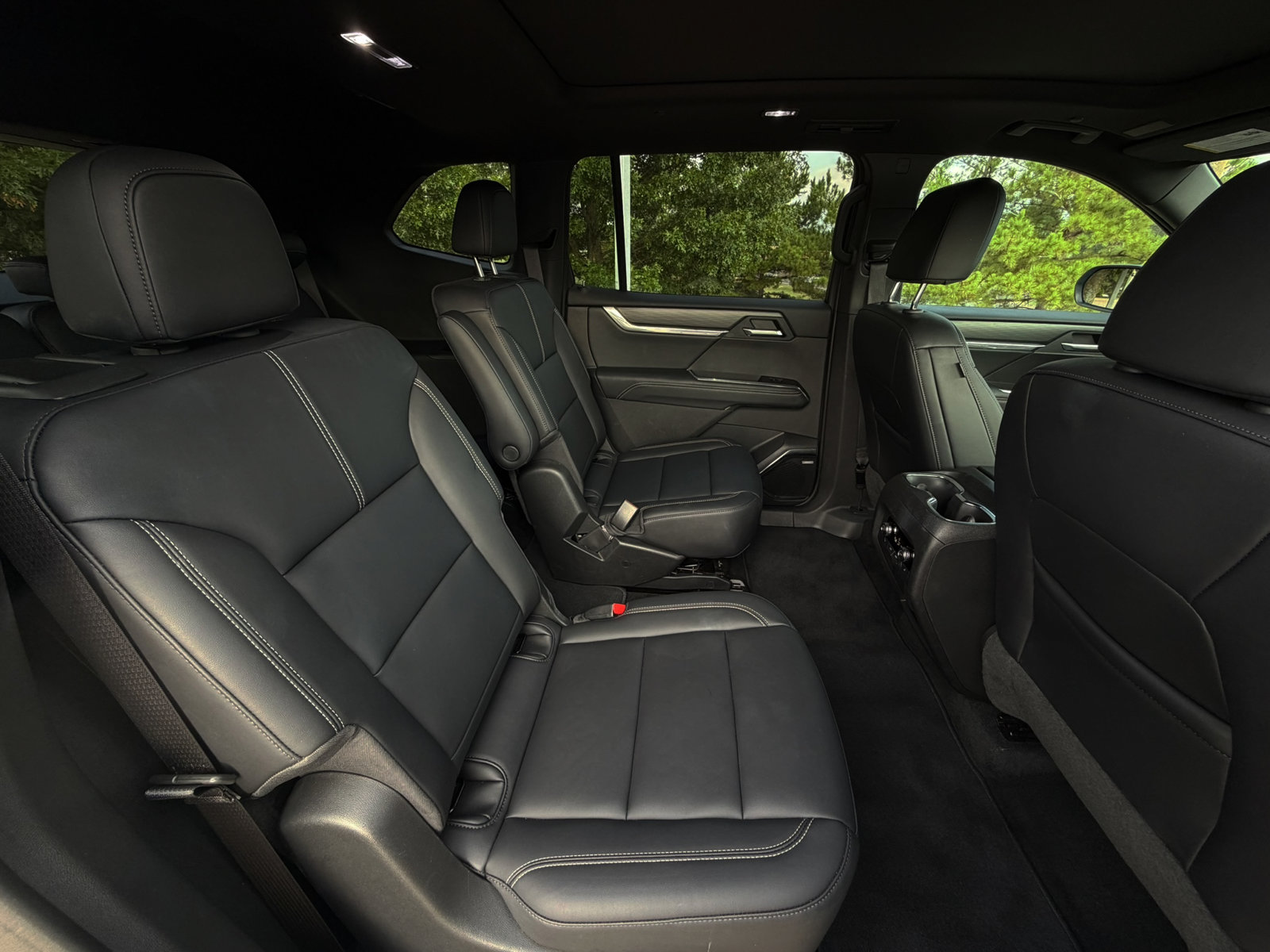 Used 2026 GMC Acadia Elevation w/ Elevation Premium Package FWD image 27