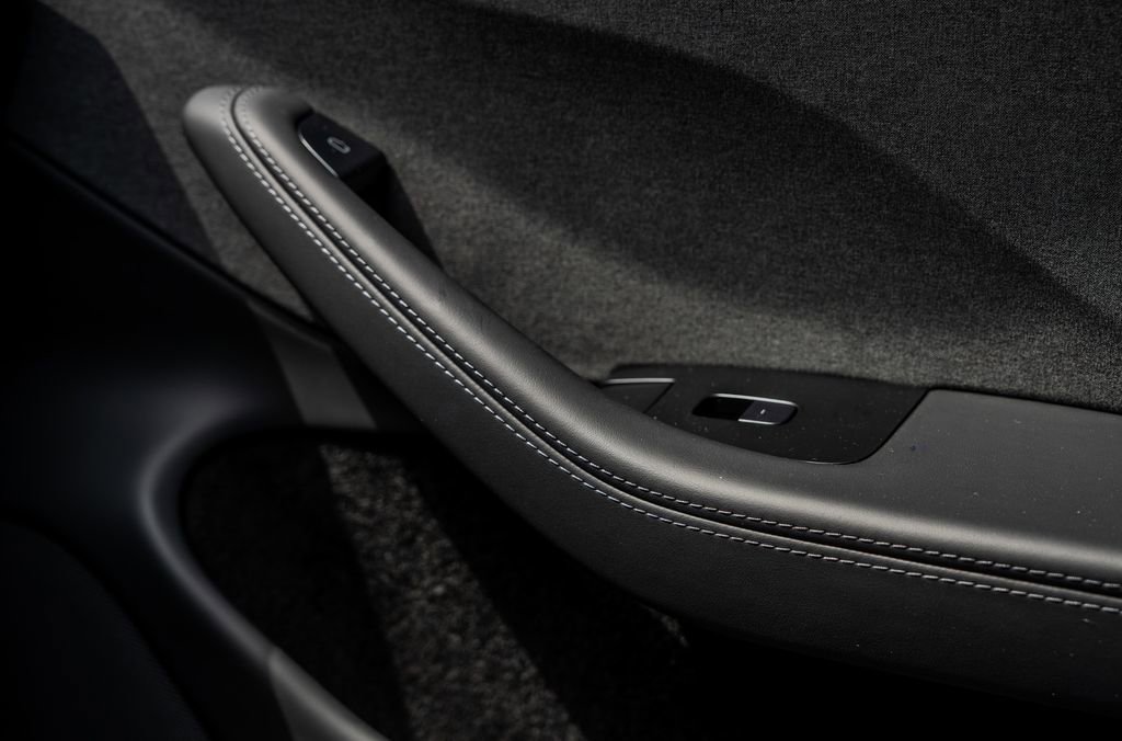 Used 2024 Tesla Model 3 Long Range RWD image 13