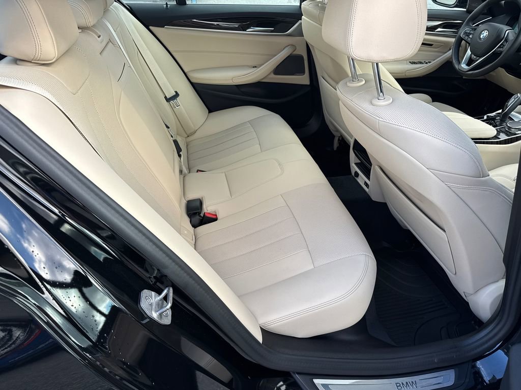 Used 2023 BMW 530i xDrive w/ Premium Package image 15