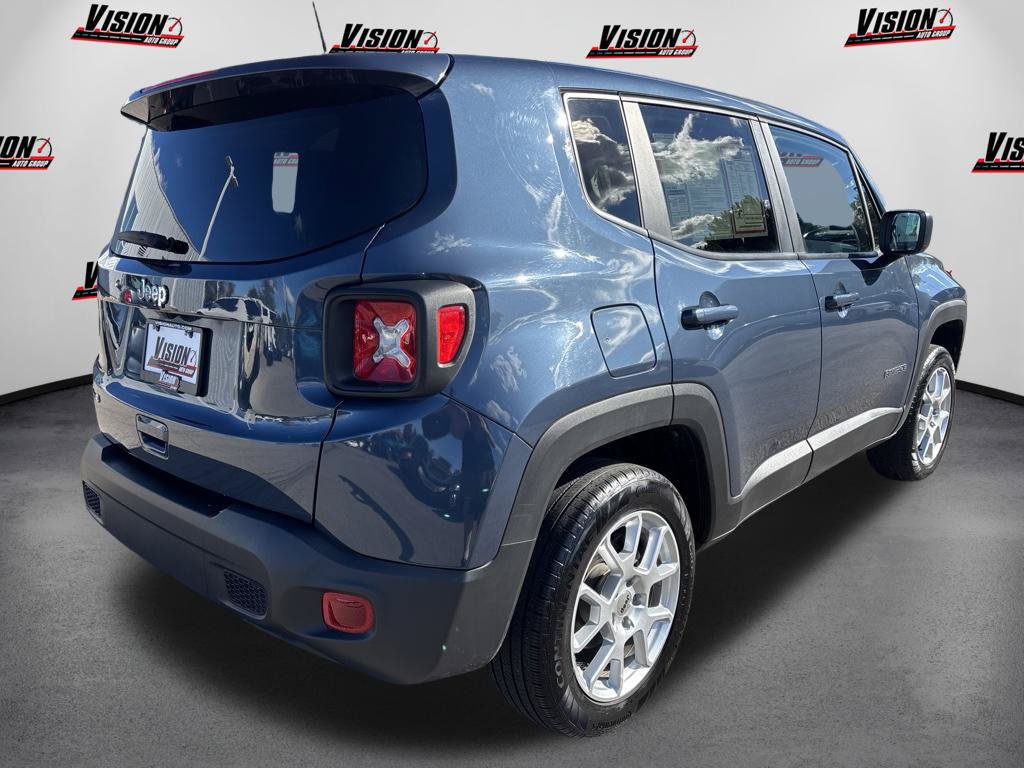 Used 2023 Jeep Renegade Latitude AWD/4WD image 5