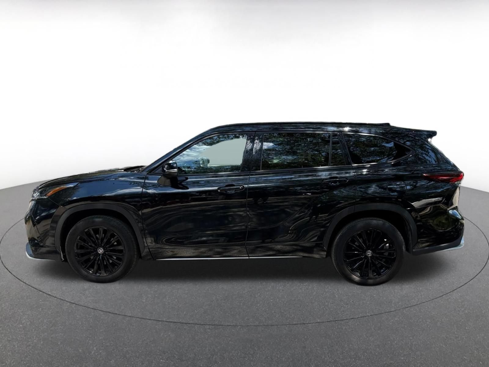 Used 2025 Toyota Highlander XSE AWD/4WD image 8
