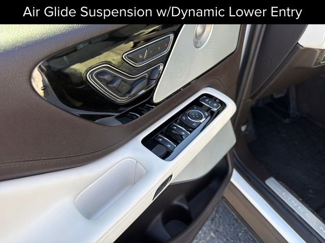 Certified 2023 Lincoln Aviator Black Label w/ Jet Package image 14