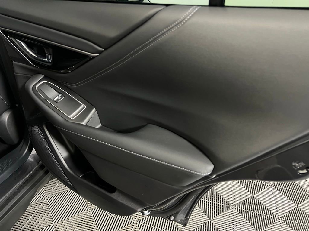 Used 2025 Subaru Outback Touring XT image 33