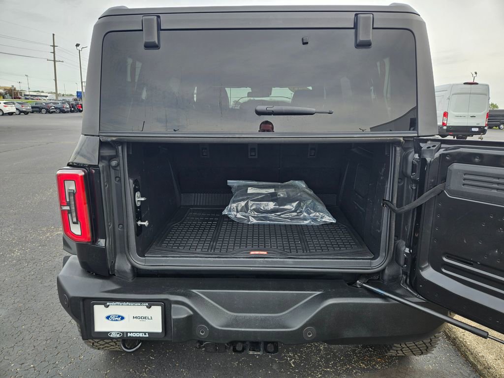 Used 2023 Ford Bronco Outer Banks w/ Sasquatch Package AWD/4WD image 21