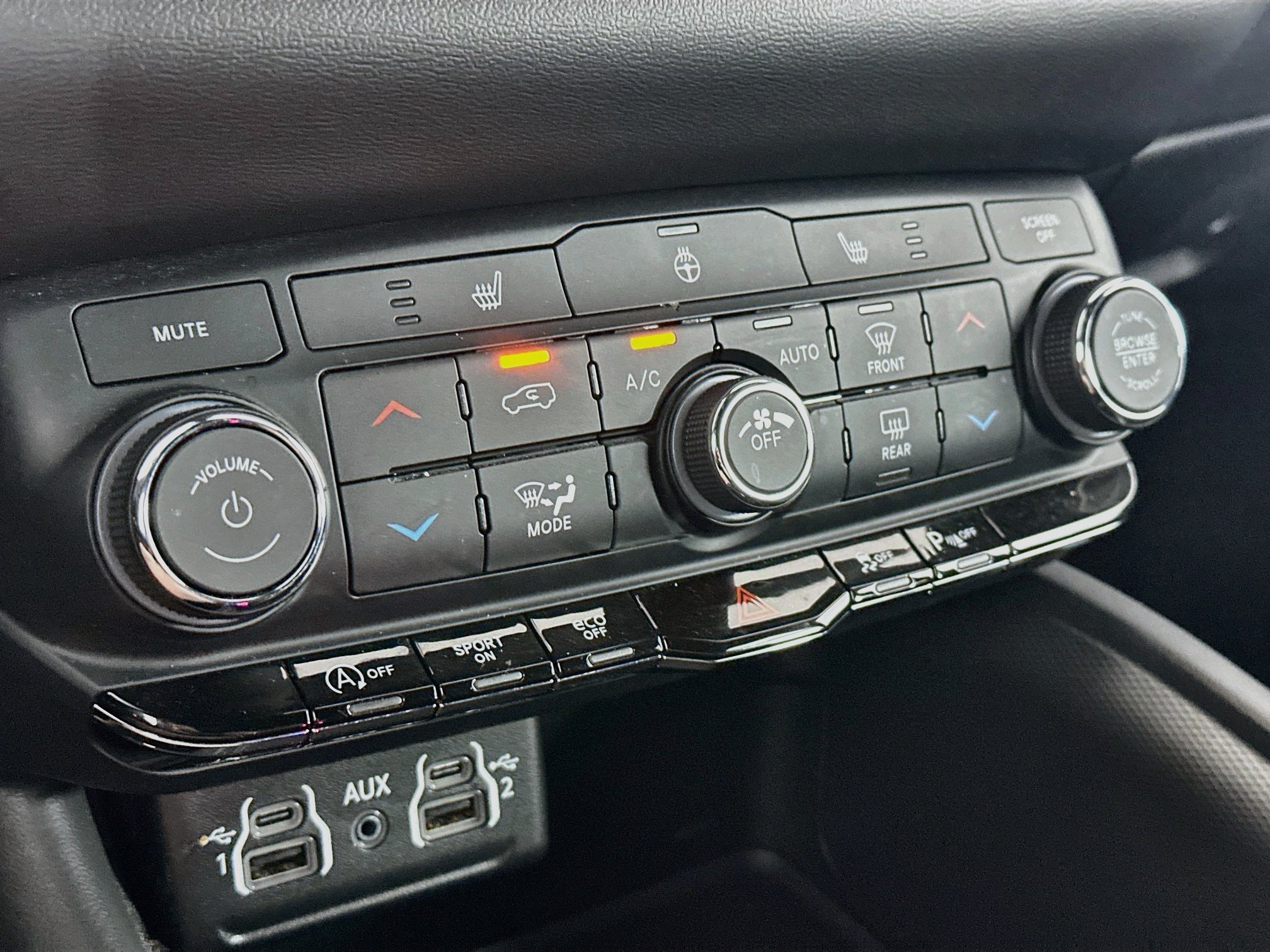 Used 2025 Dodge Durango GT RWD image 24