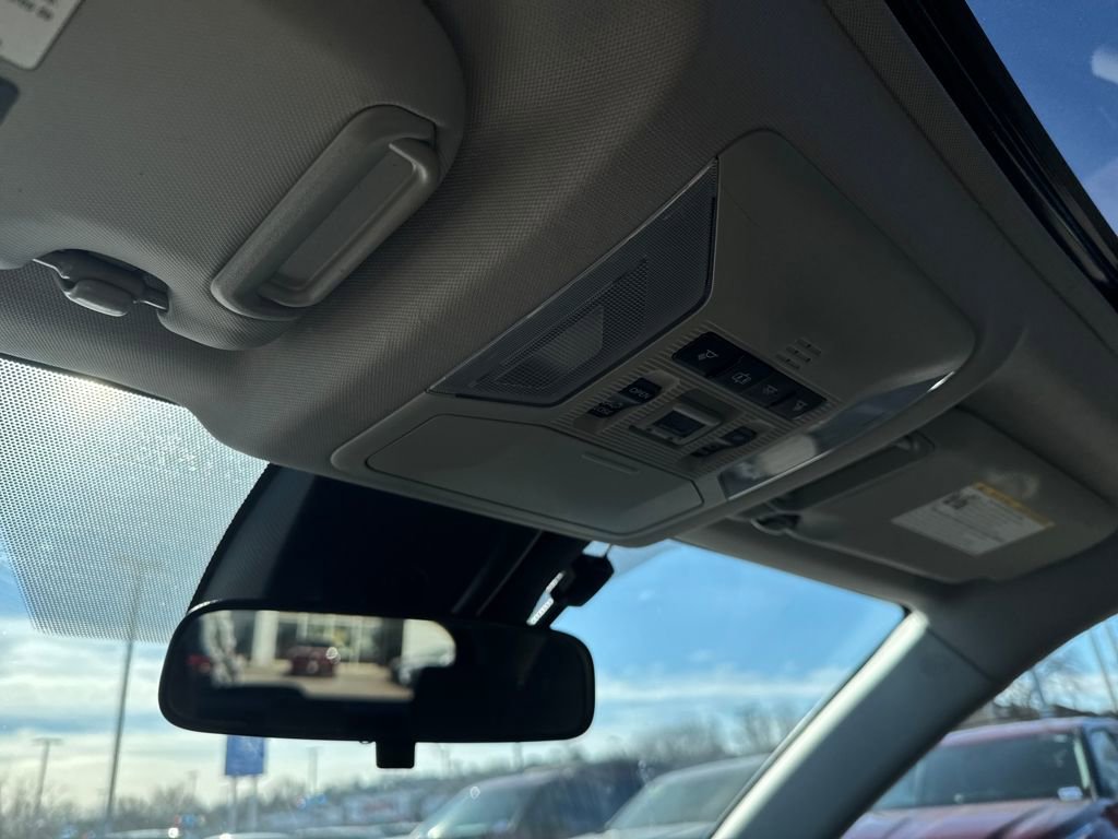 Used 2019 Toyota RAV4 XLE w/ Convenience Package image 34