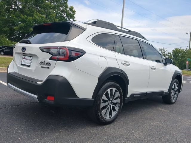 Used 2025 Subaru Outback Touring AWD/4WD image 4