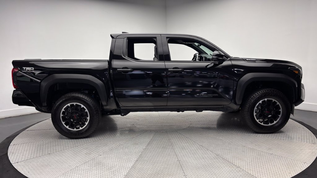 Certified 2026 Toyota Tacoma TRD Off-Road w/ TRD Off Road Upgrade Package AWD/4WD image 40