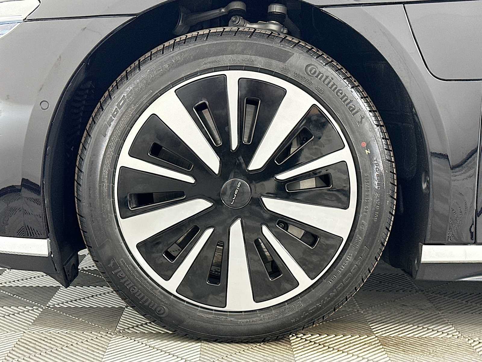 Used 2025 Lucid Air Pure RWD image 28