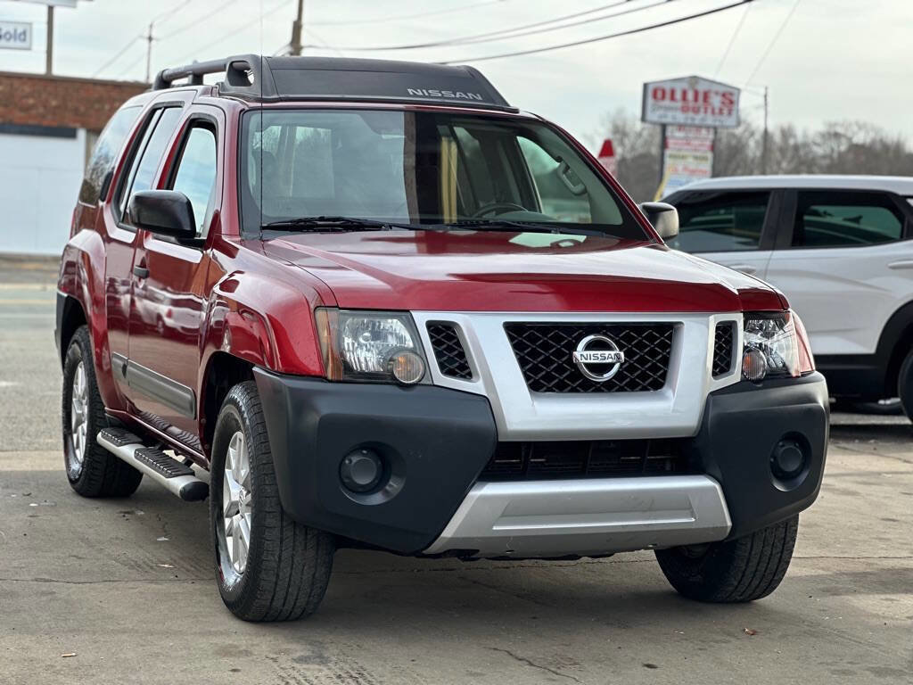 Used 2014 Nissan Xterra S image 2