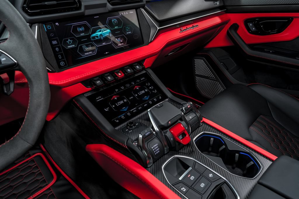 Used 2025 Lamborghini Urus S AWD/4WD image 25