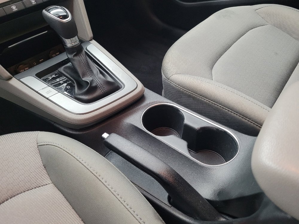 Used 2017 Hyundai Elantra SE image 26