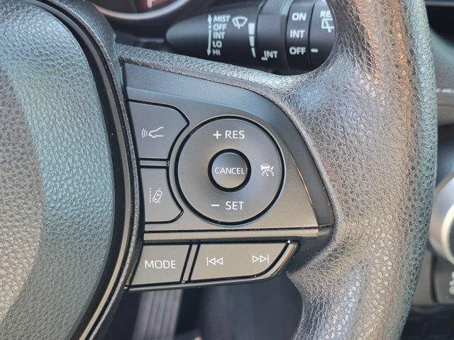 Used 2025 Toyota RAV4 XLE FWD image 24