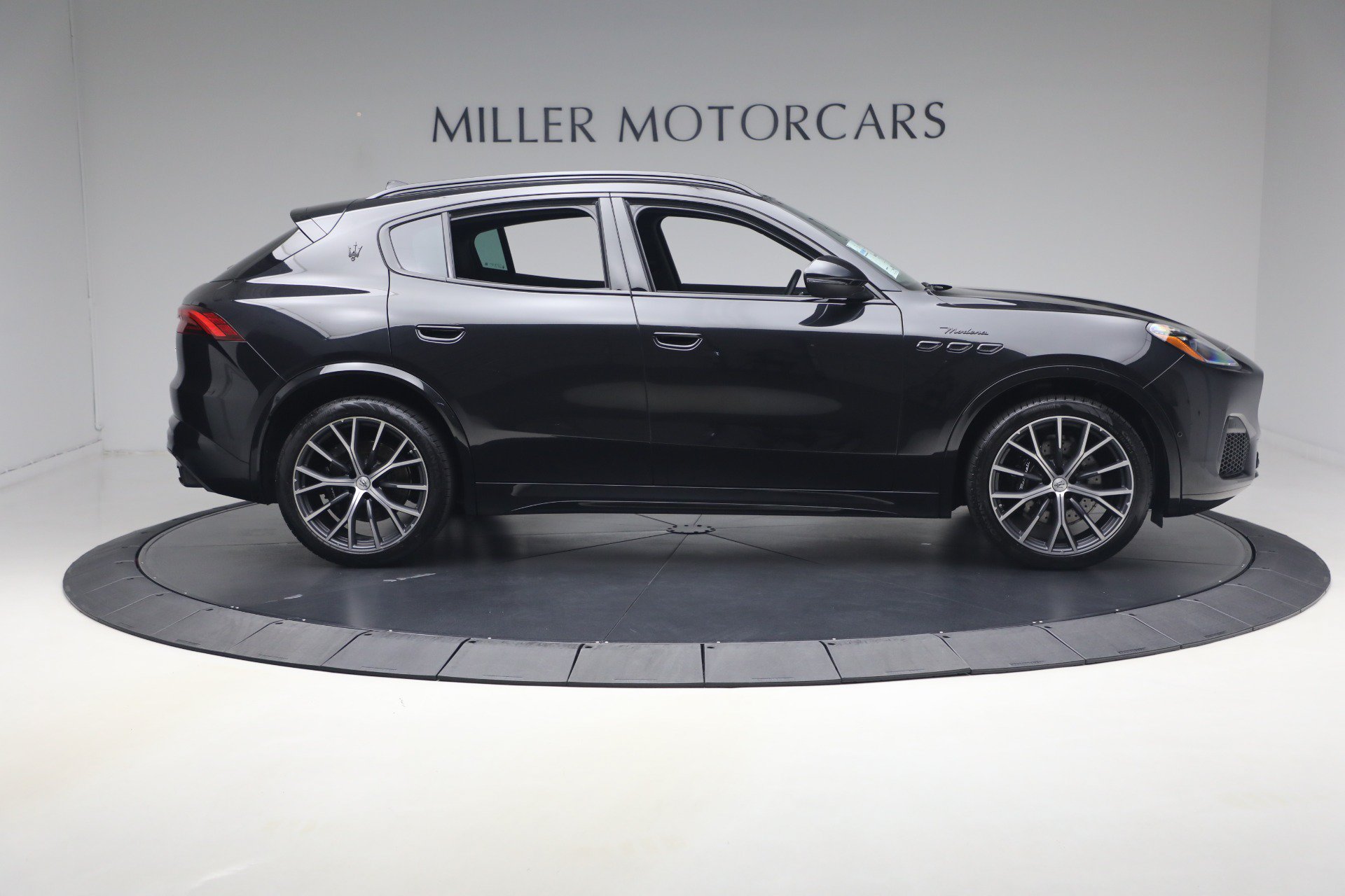 Certified 2023 Maserati Grecale Modena AWD/4WD image 9