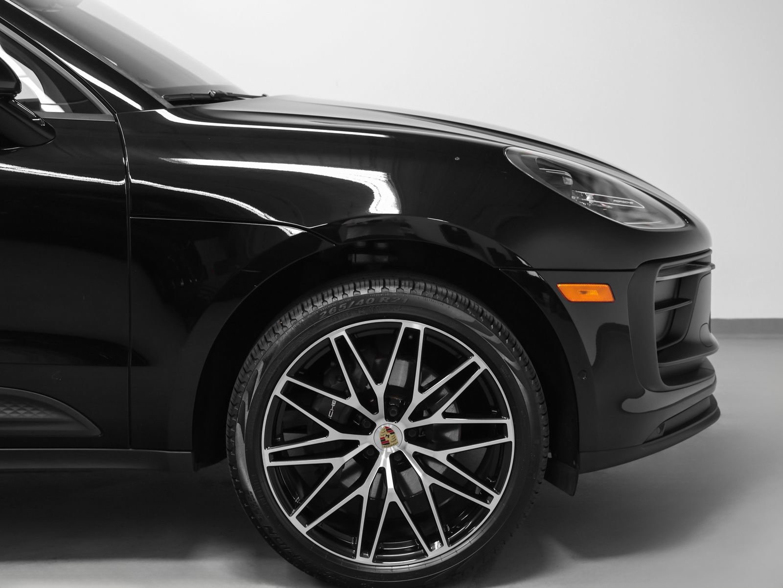 Certified 2023 Porsche Macan image 15