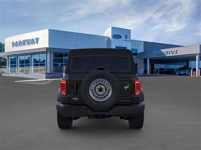 New 2025 Ford Bronco 4-Door image 5