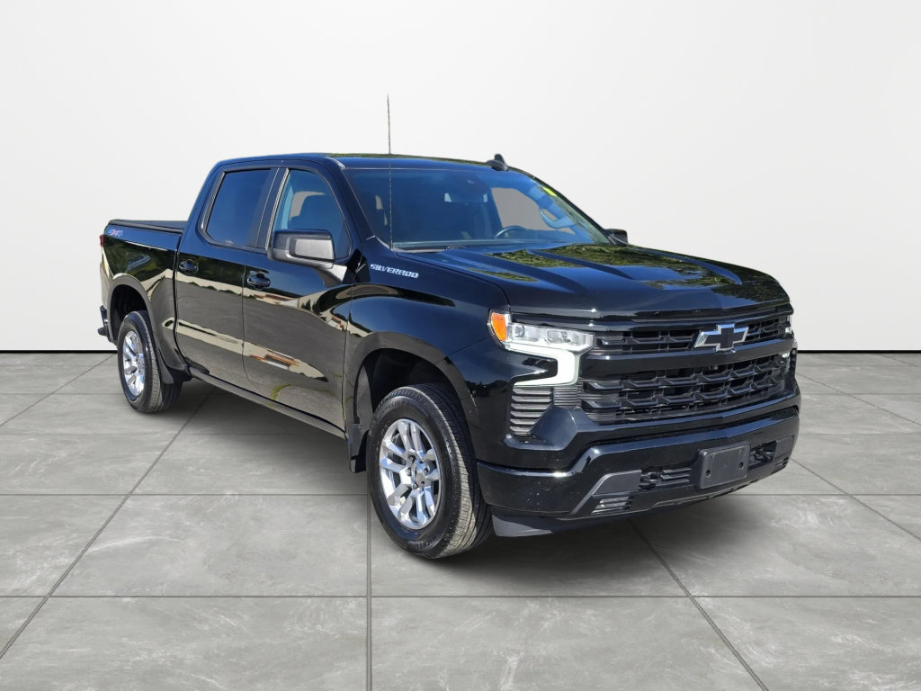 Used 2023 Chevrolet Silverado 1500 RST AWD/4WD image 2