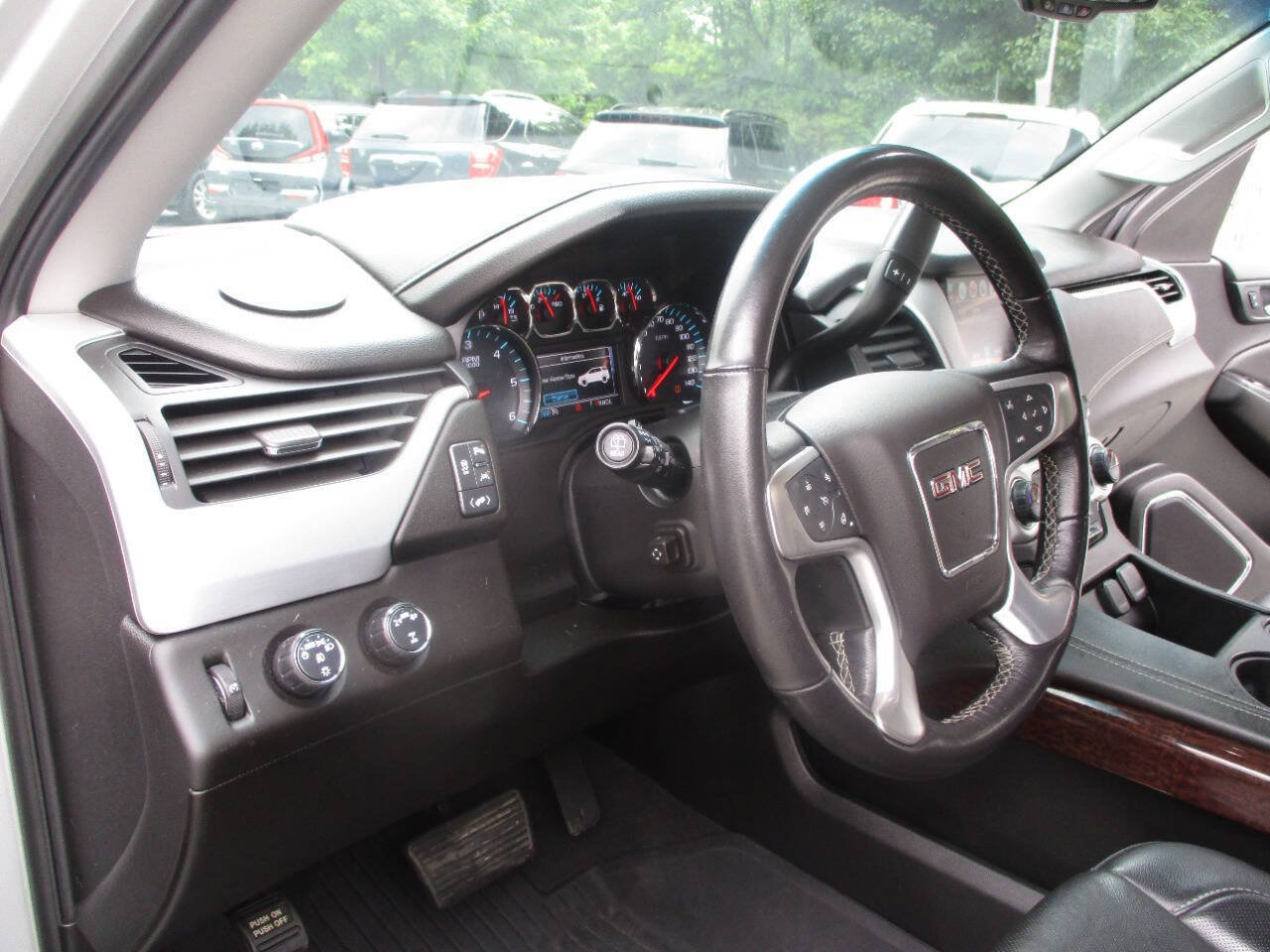 Used 2019 GMC Yukon SLT w/ Premium Edition AWD/4WD image 25