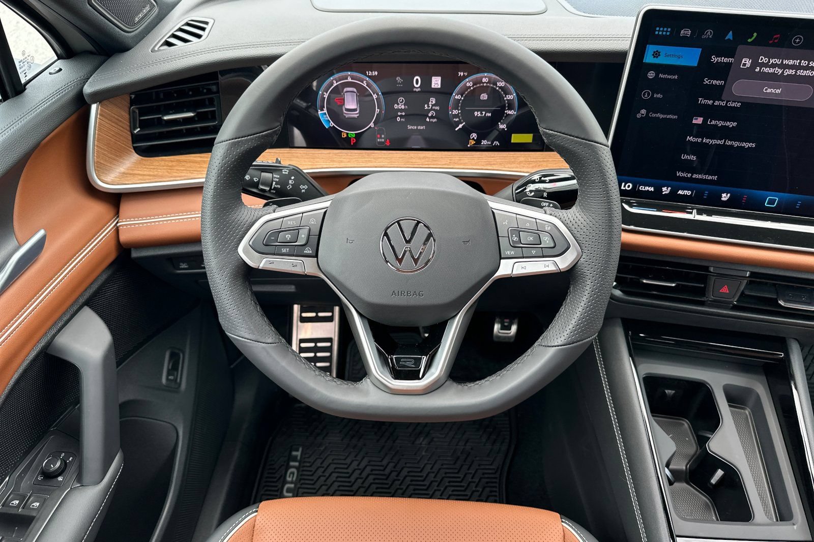 New 2026 Volkswagen Tiguan SEL R-Line AWD/4WD image 14