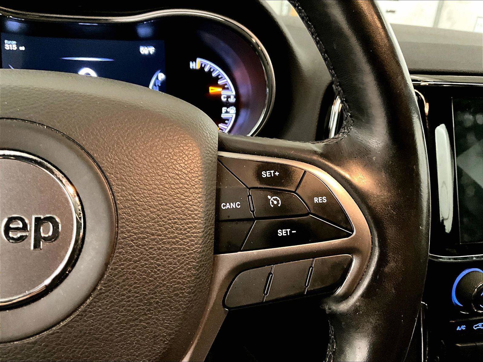 Used 2020 Jeep Grand Cherokee Limited AWD/4WD image 18
