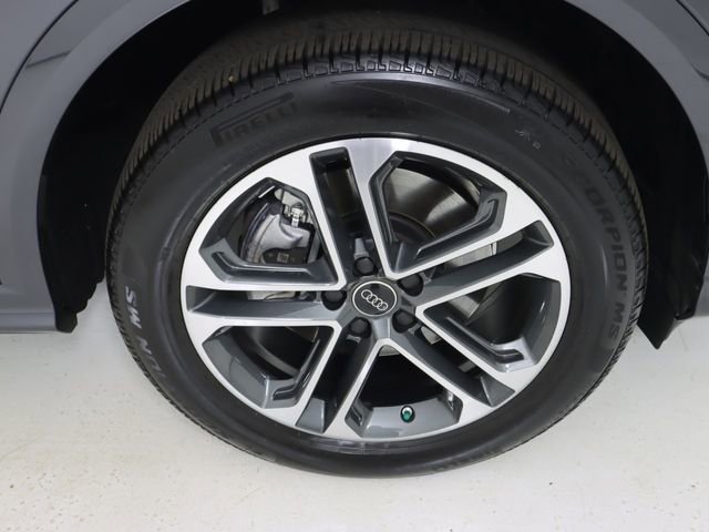 Certified 2025 Audi Q5 Premium w/ Premium Plus AWD/4WD image 9
