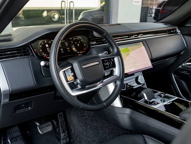 Used 2023 Land Rover Range Rover Long Wheelbase SE AWD/4WD image 16