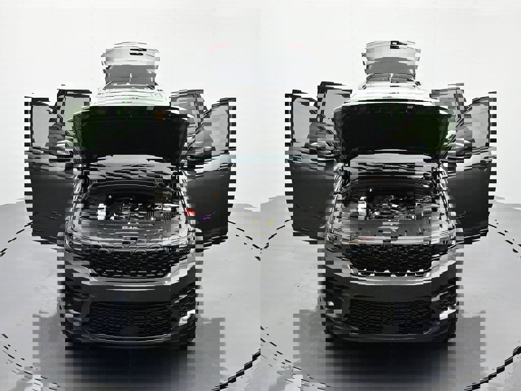 New 2025 Jeep Grand Cherokee Altitude image 45