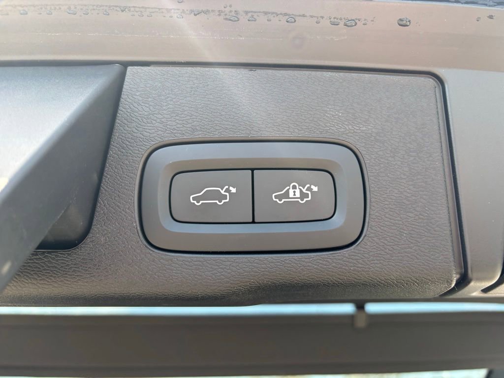 Used 2024 Volvo XC60 B5 Core w/ Climate Package AWD/4WD image 24