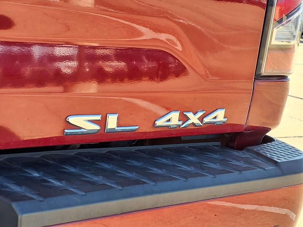 Used 2020 Nissan Titan SL w/ Moonroof Package image 8