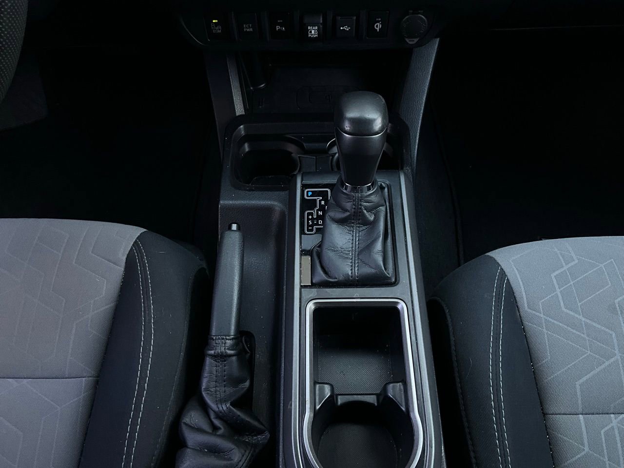 Used 2021 Toyota Tacoma TRD Sport w/ Technology Package image 15