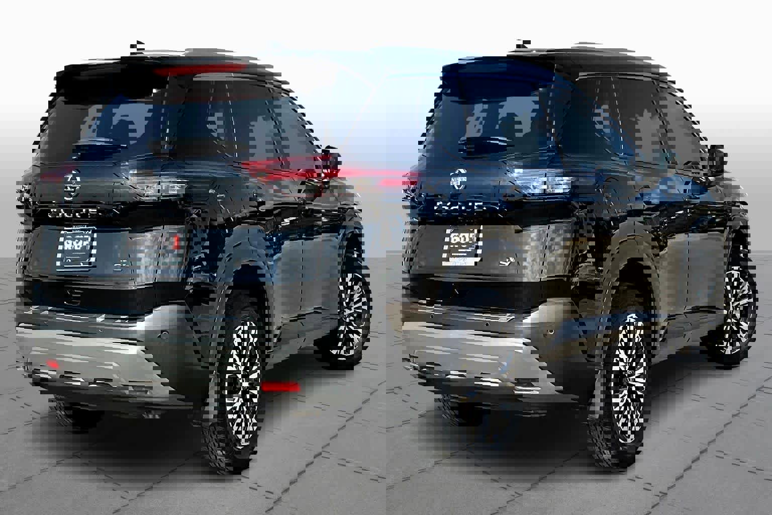 Used 2023 Nissan Rogue SV w/ SV Premium B Package image 12